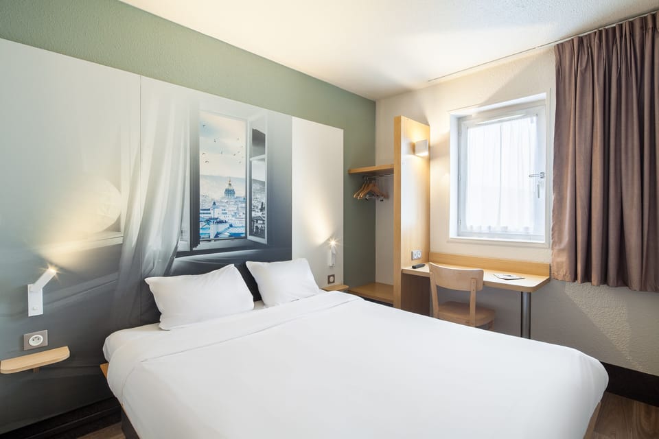 Double Room, Non Smoking | Desk, soundproofing, free cribs/infant beds, free WiFi