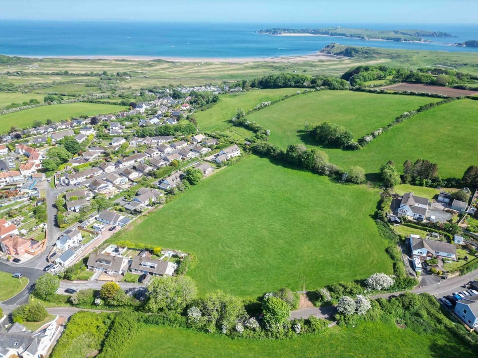 Larkfield - 3 Bedroom Holiday Home - Penally (25639)