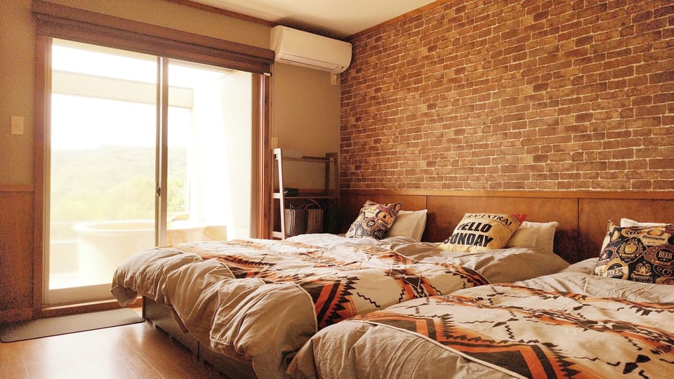 Standard Twin Room, Balcony, Partial Ocean View | Down comforters, individually decorated, desk, laptop workspace