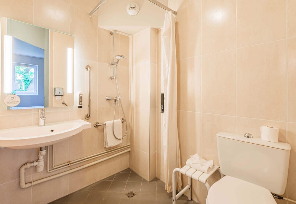 Double Room, Accessible, Non Smoking | Premium bedding, desk, soundproofing, WiFi (free)
