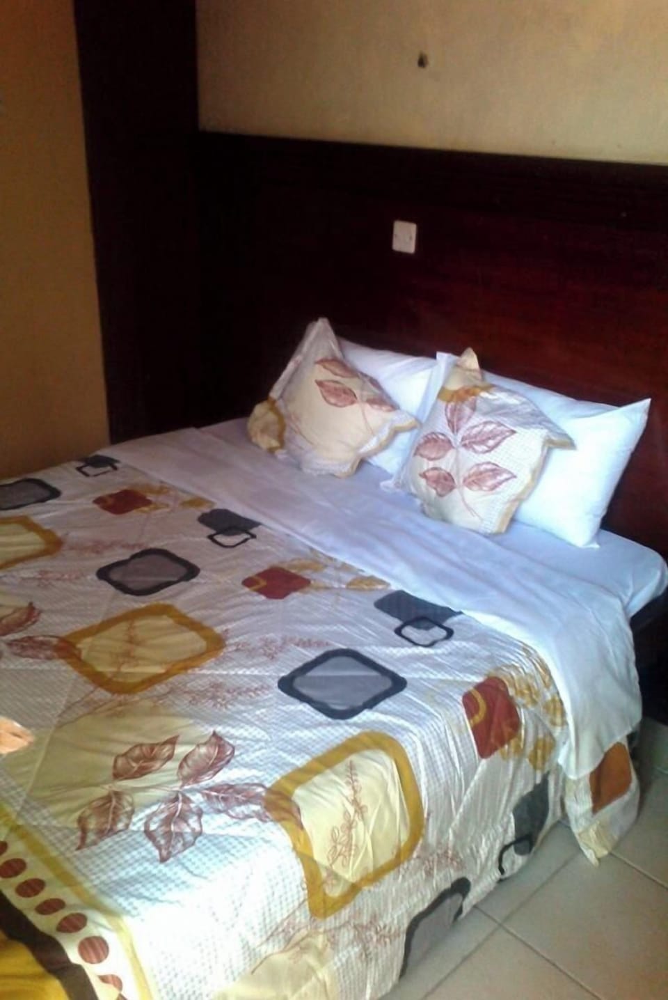 Free WiFi, bed sheets