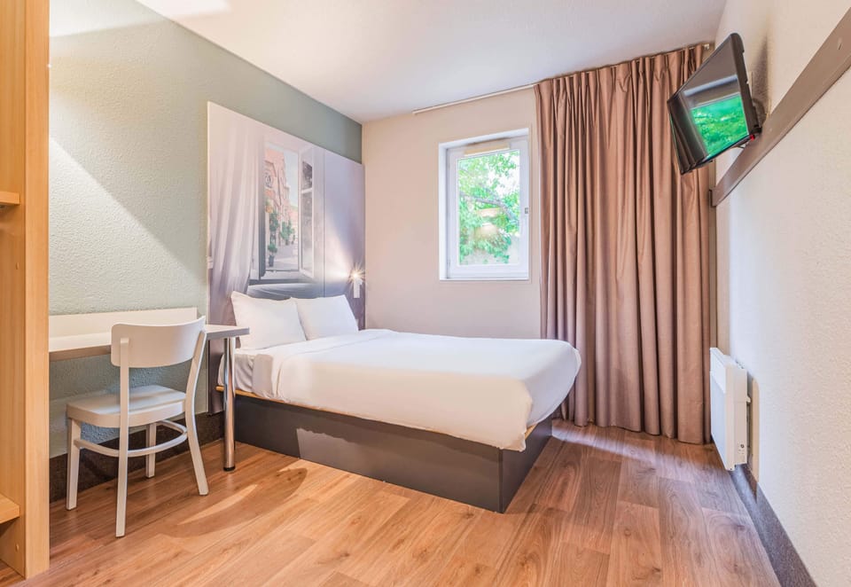 Double Room, Non Smoking | Premium bedding, desk, soundproofing, WiFi (free)