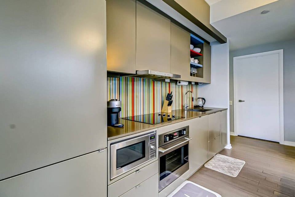 Coffee? Snacks? Dinner? Our thoughtfully stocked kitchen has it all.