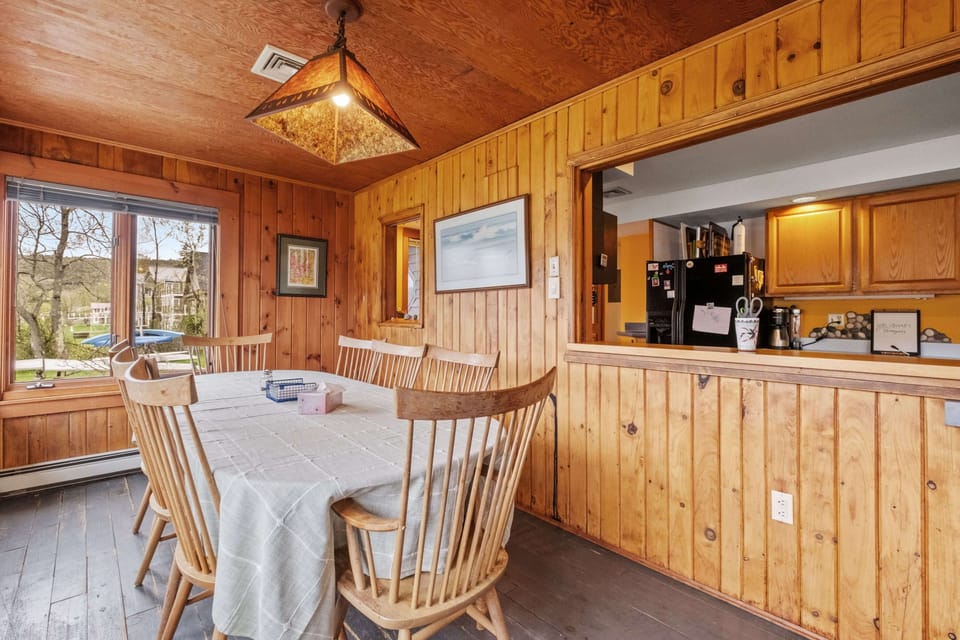 Comfortable dining space. 