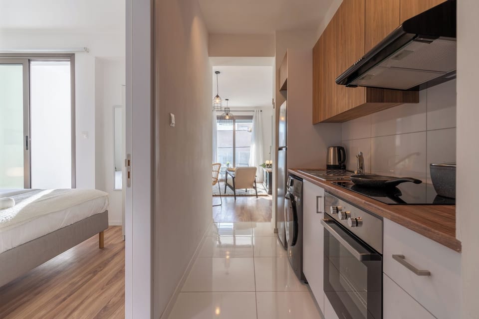 Moonlight | Private kitchen | Microwave, stovetop, coffee/tea maker, electric kettle