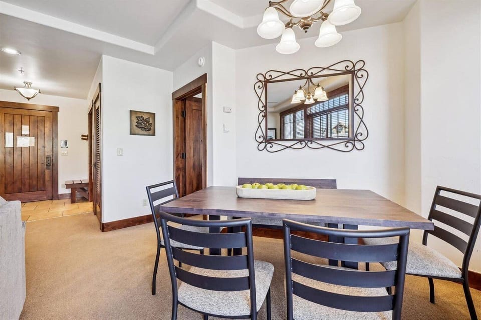 Condo (Luxury Crystal Peak Lodge 2 Bedroom C) | Dining