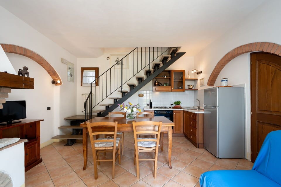 Dining Room, Kitchen