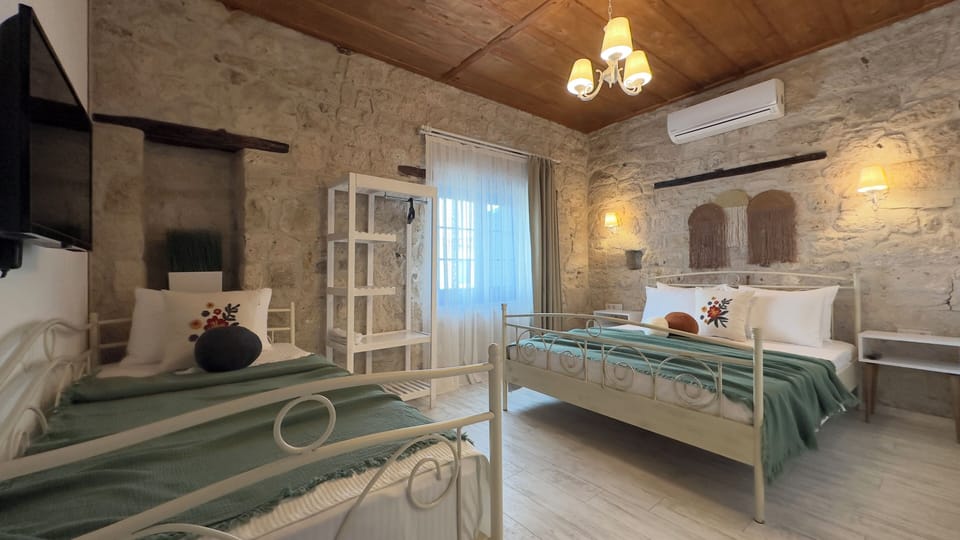 Standard Triple Room | Free WiFi