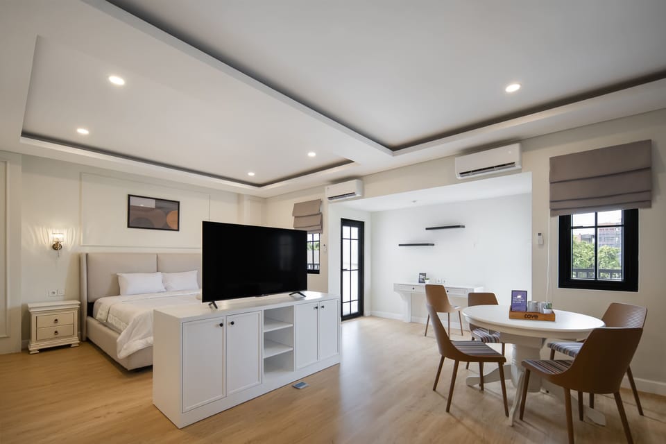 Suite | Free WiFi, bed sheets