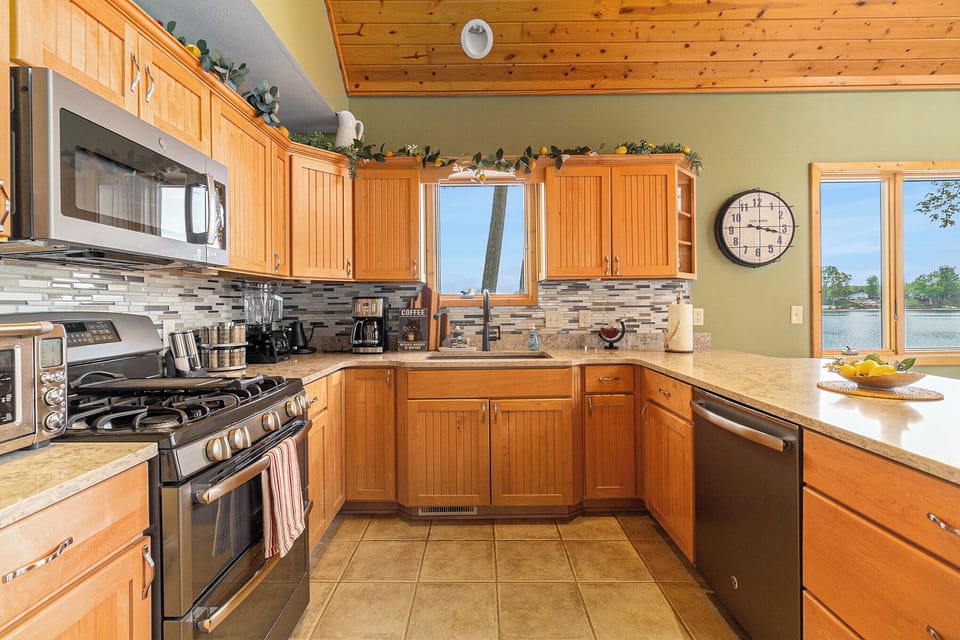 Fully Equipped Kitchen - Fully Equipped Kitchen with all major appliances