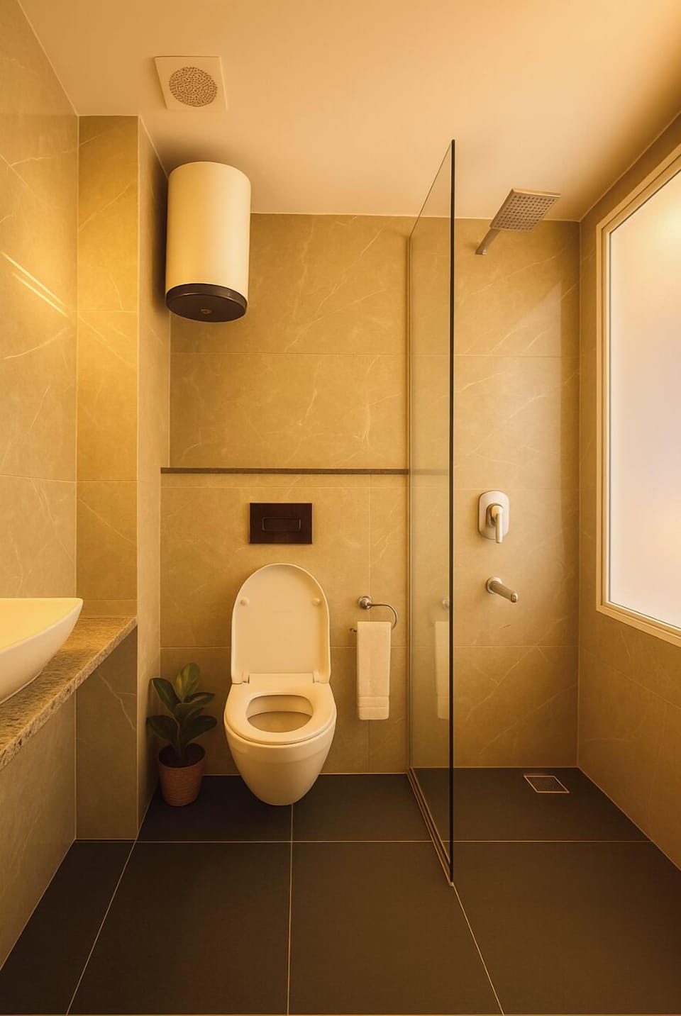 Shower, rainfall showerhead, free toiletries, towels