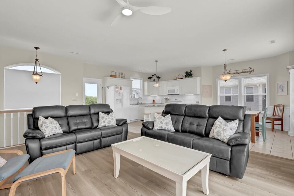 Living Area (3)