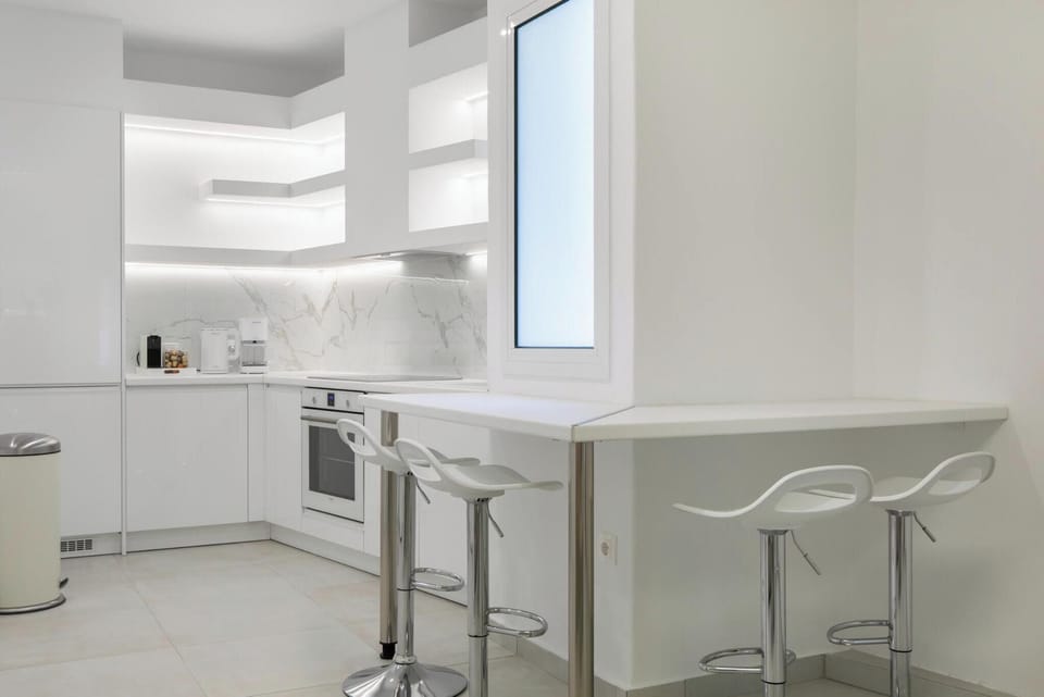 Classic Apartment, Balcony, City View | Private kitchen | Espresso maker, coffee/tea maker, electric kettle, toaster
