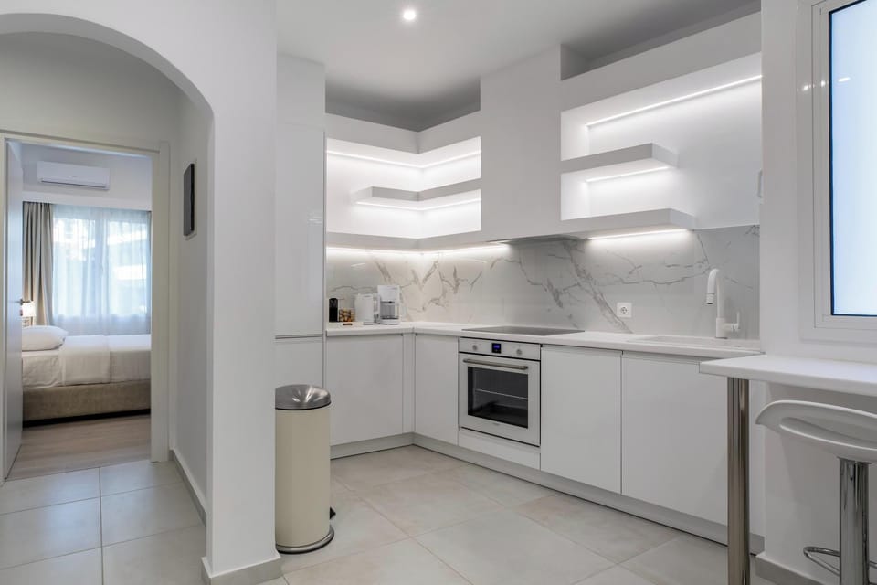 Classic Apartment, Balcony, City View | Private kitchen | Espresso maker, coffee/tea maker, electric kettle, toaster