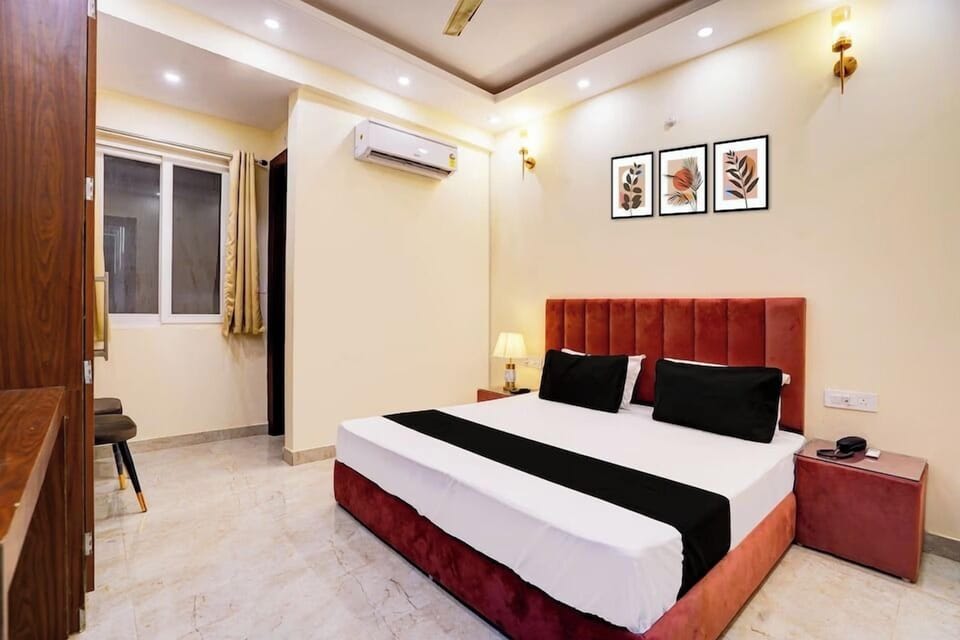 Deluxe Room | Desk, free WiFi