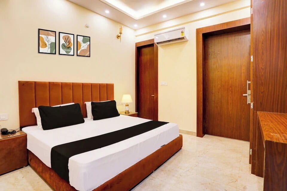 Deluxe Room | Desk, free WiFi