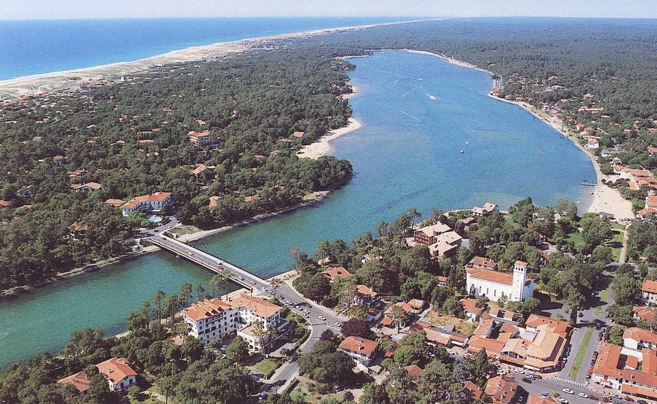 Hossegor town, salt water lake, ocean