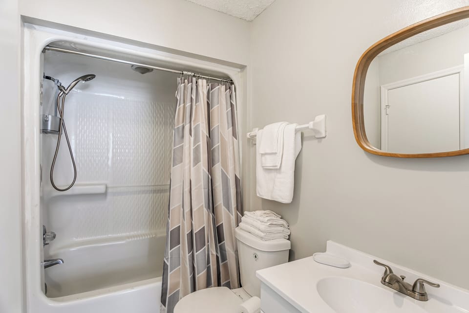 9 Mi to Moody Afb: Newly Updated Condo Near Dining Apartment in Valdosta