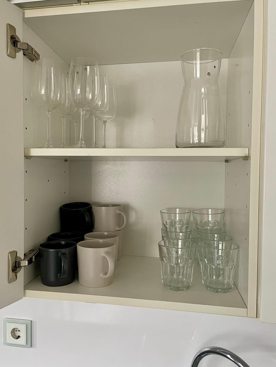 Comfort Apartment, 2 Bedrooms, Courtyard View | Private kitchen | Electric kettle