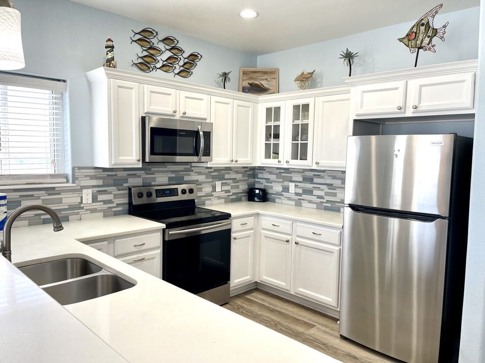 Condo, 4 Bedrooms | Private kitchen