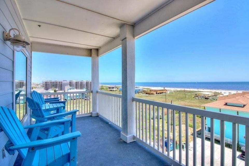 Condo, 2 Bedrooms | Property grounds