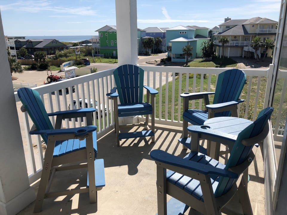 Condo, 2 Bedrooms | Property grounds