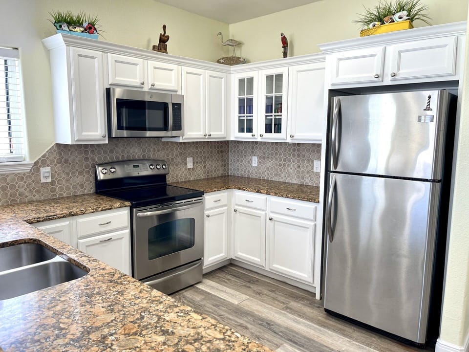 Condo, 2 Bedrooms | Private kitchen