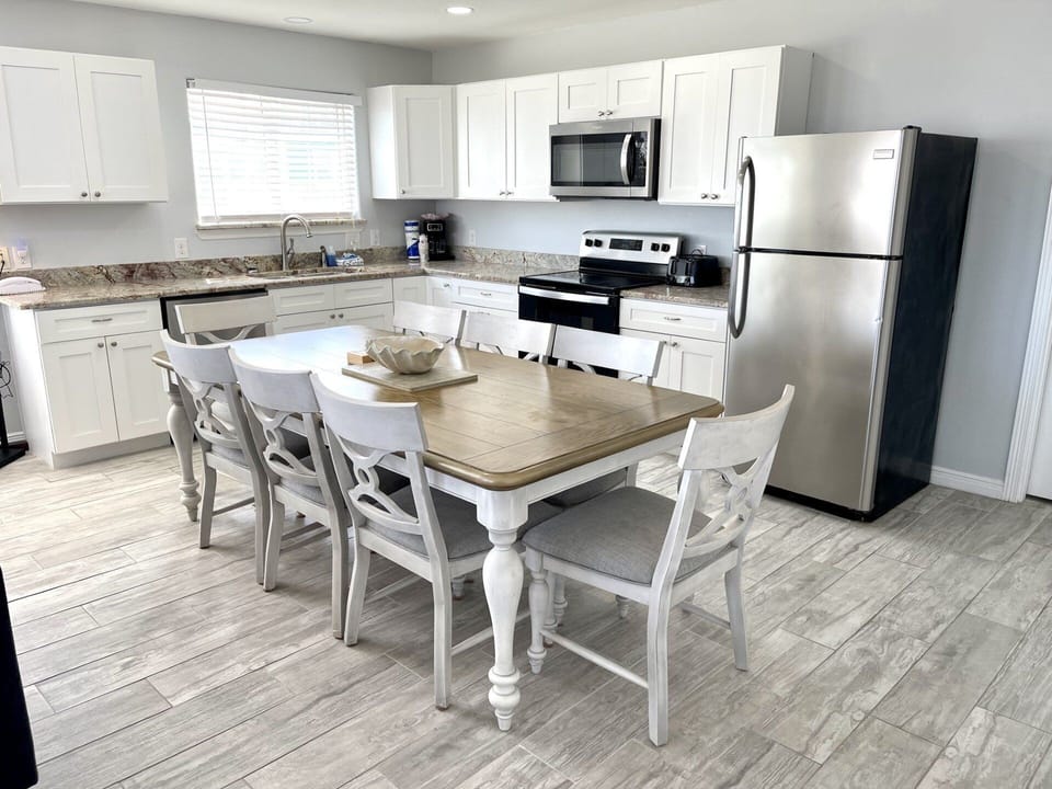 Condo, 3 Bedrooms | Private kitchen