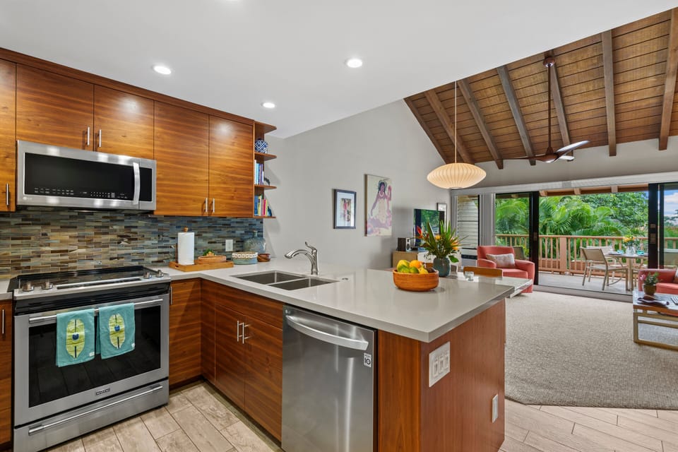 Condo, 2 Bedrooms | Private kitchen | Coffee/tea maker, fridge, oven, toaster
