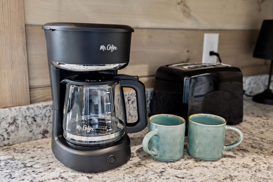 Cabin, 3 Bedrooms | Coffee and/or coffee maker