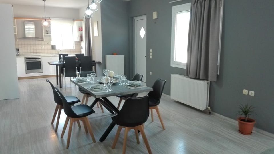House, Accessible | 3 bedrooms, desk, soundproofing
