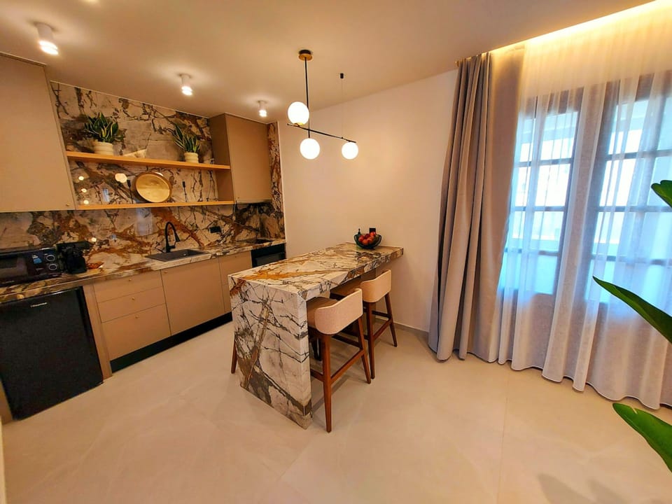 House | 1 bedroom, desk, soundproofing