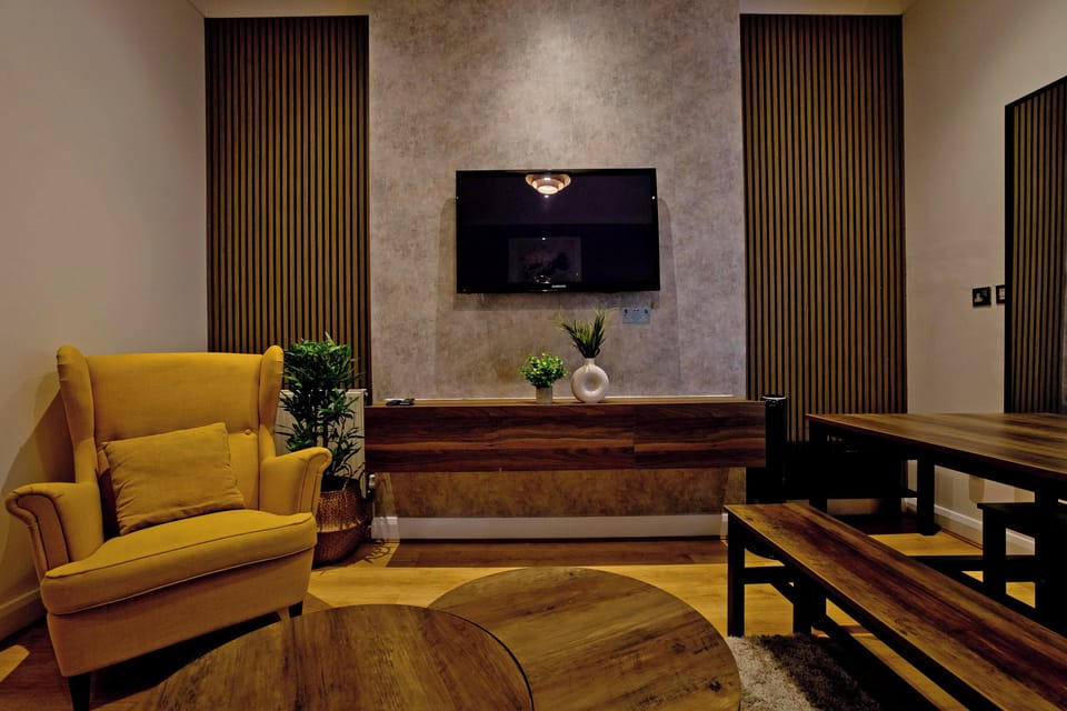 Apartment | Living area | 42-inch Smart TV with digital channels