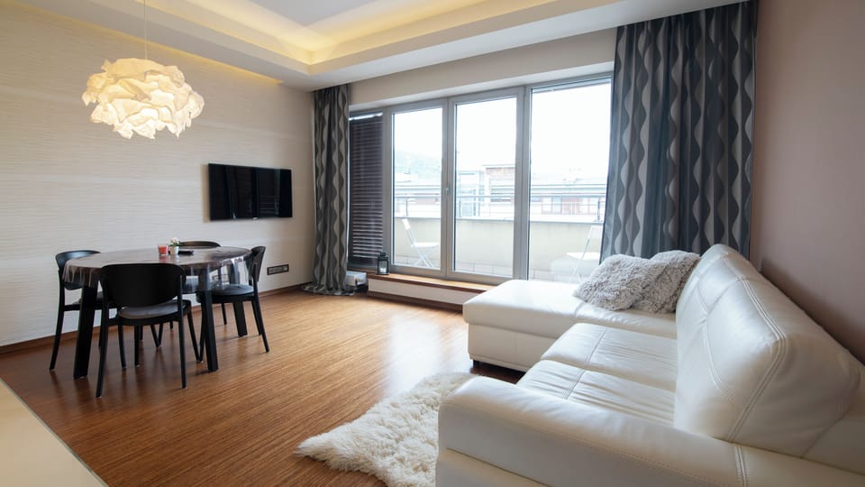 Apartment (25/C12) | Living area | Flat-screen TV