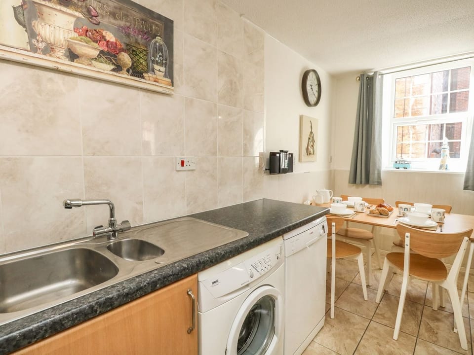Fridge, microwave, dishwasher, toaster
