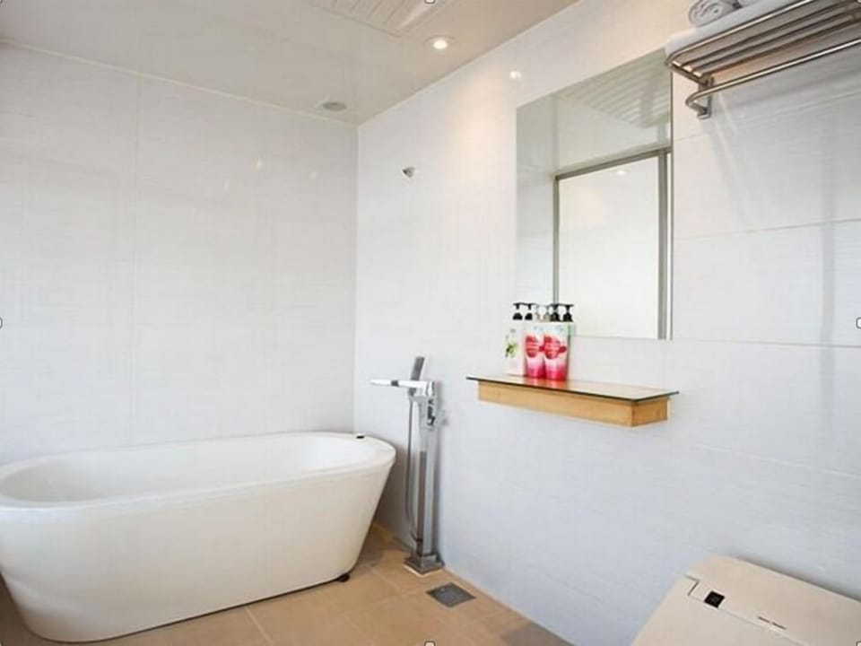 Standard Double Room | Free minibar, free WiFi, bed sheets