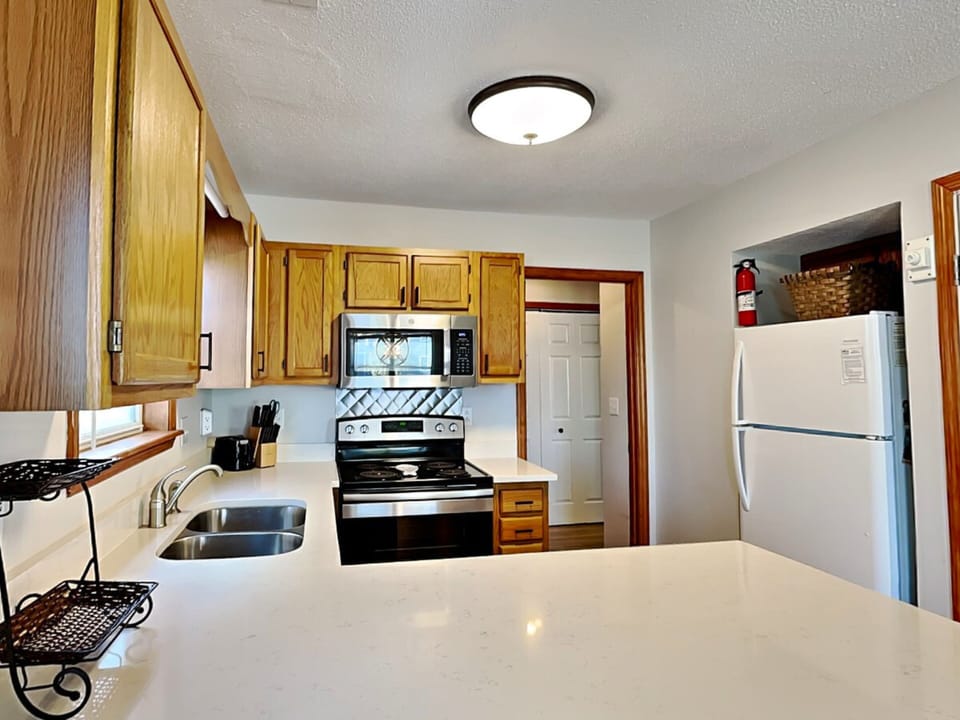 Studio (4 Bedrooms) | Property amenity