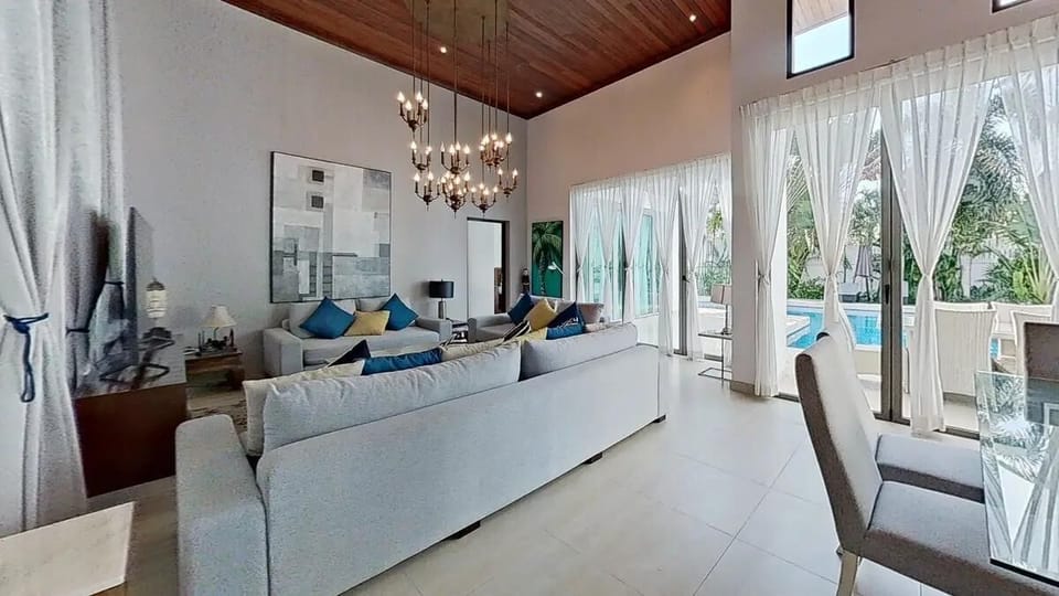 Standard Villa | In-room safe, iron/ironing board, WiFi (free), bed sheets