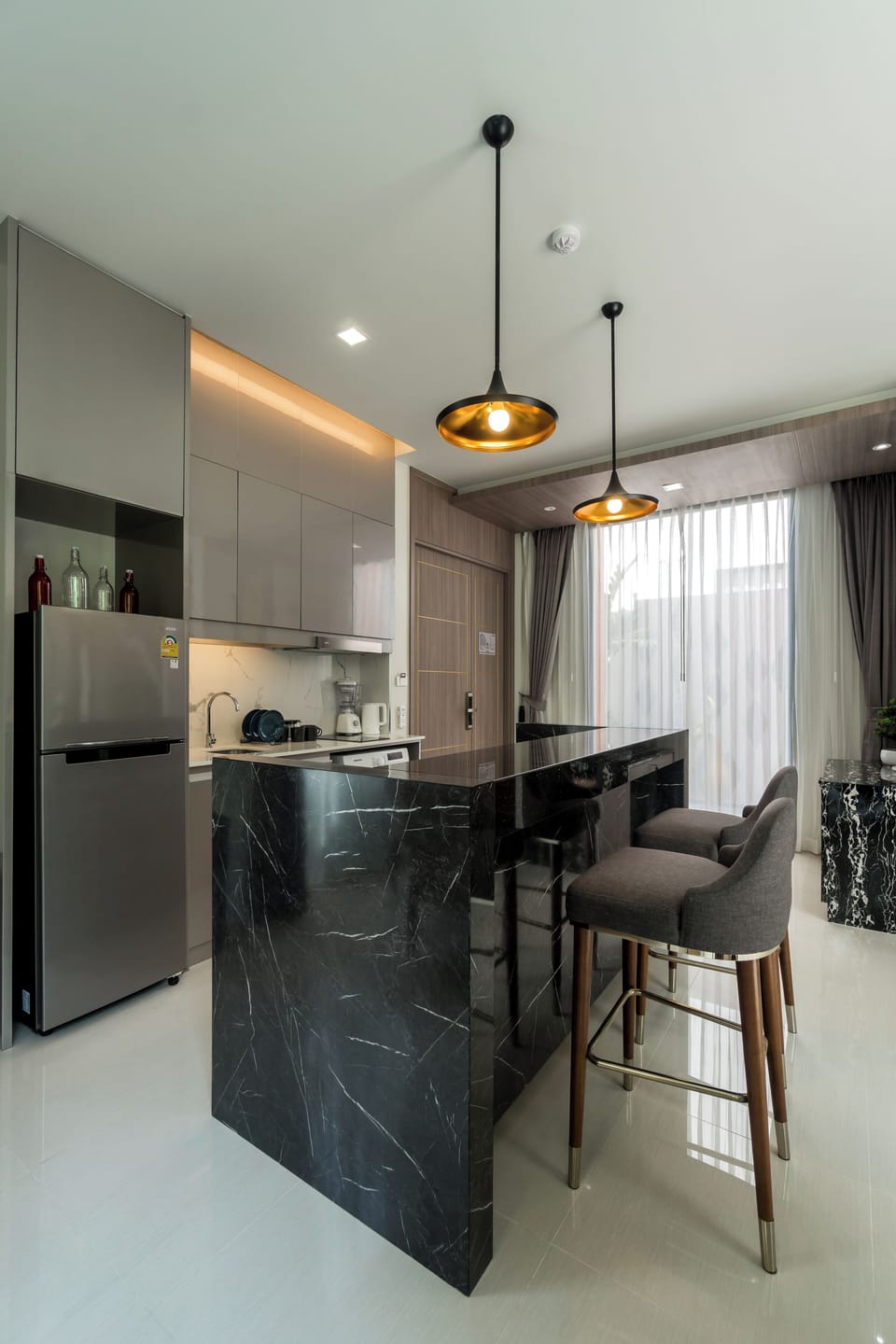 Full-size fridge, microwave, stovetop, espresso maker