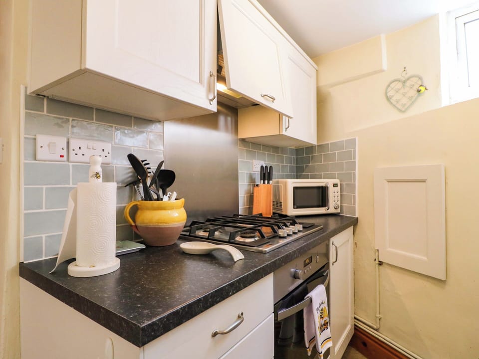 Cottage | Private kitchen | Cookware/dishes/utensils