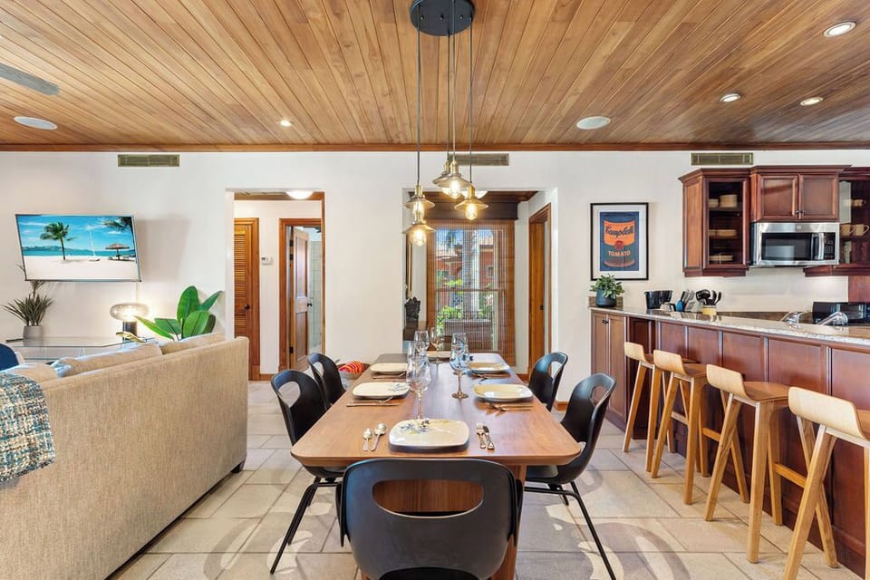 Dining table , seats 6