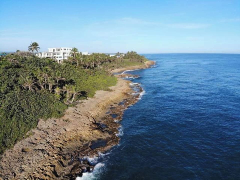 Discover the beautiful Kikita Beach