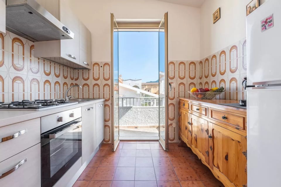 Apartment, 3 Bedrooms, Balcony | Interior