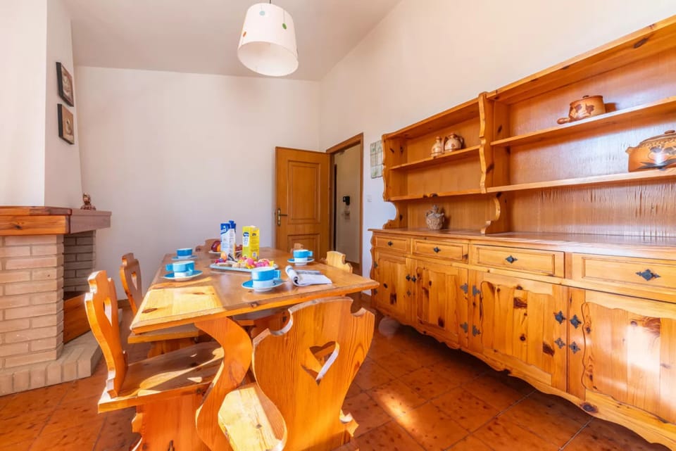 Apartment, 3 Bedrooms, Balcony | Dining room