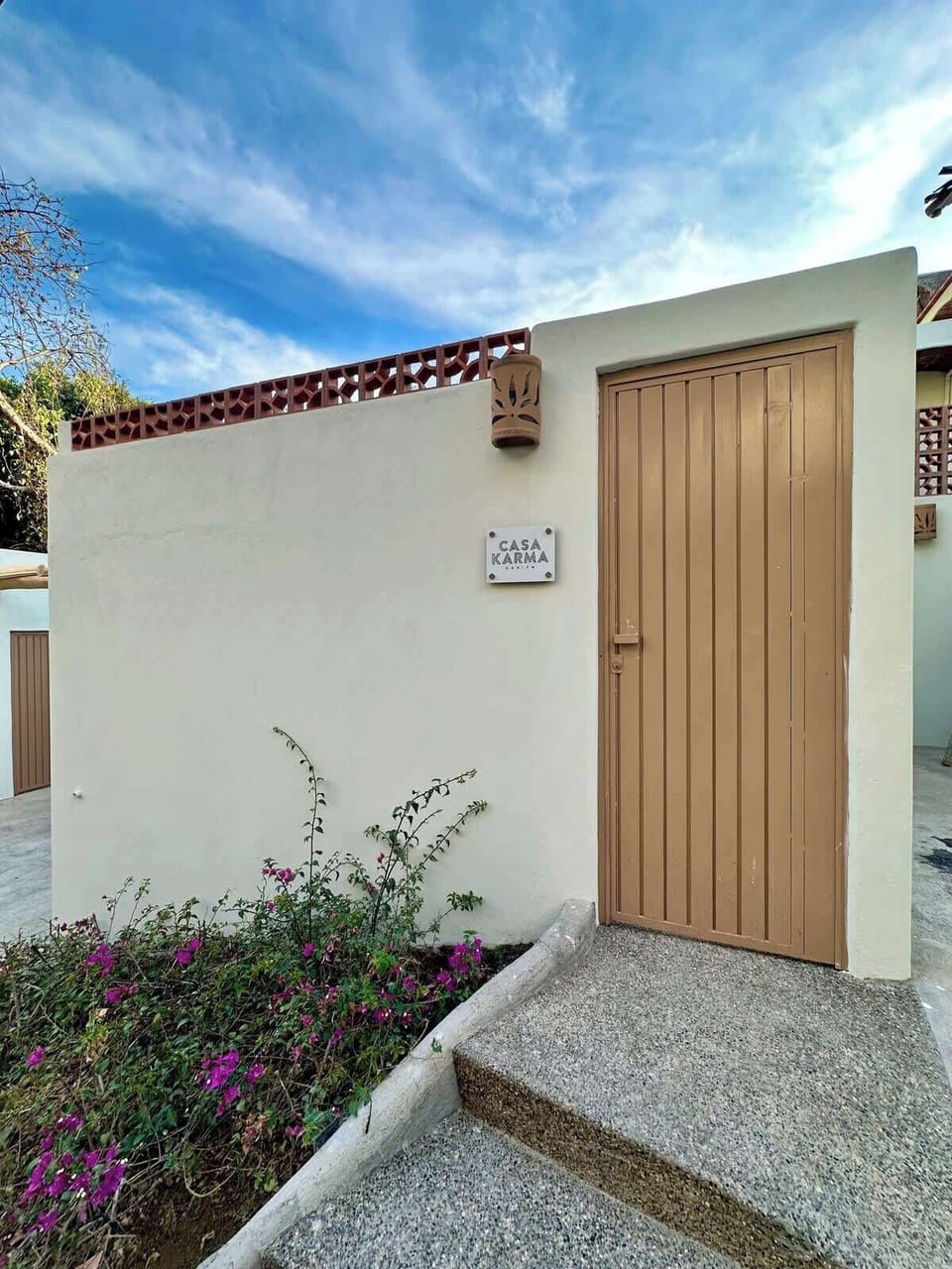 Entrance from street