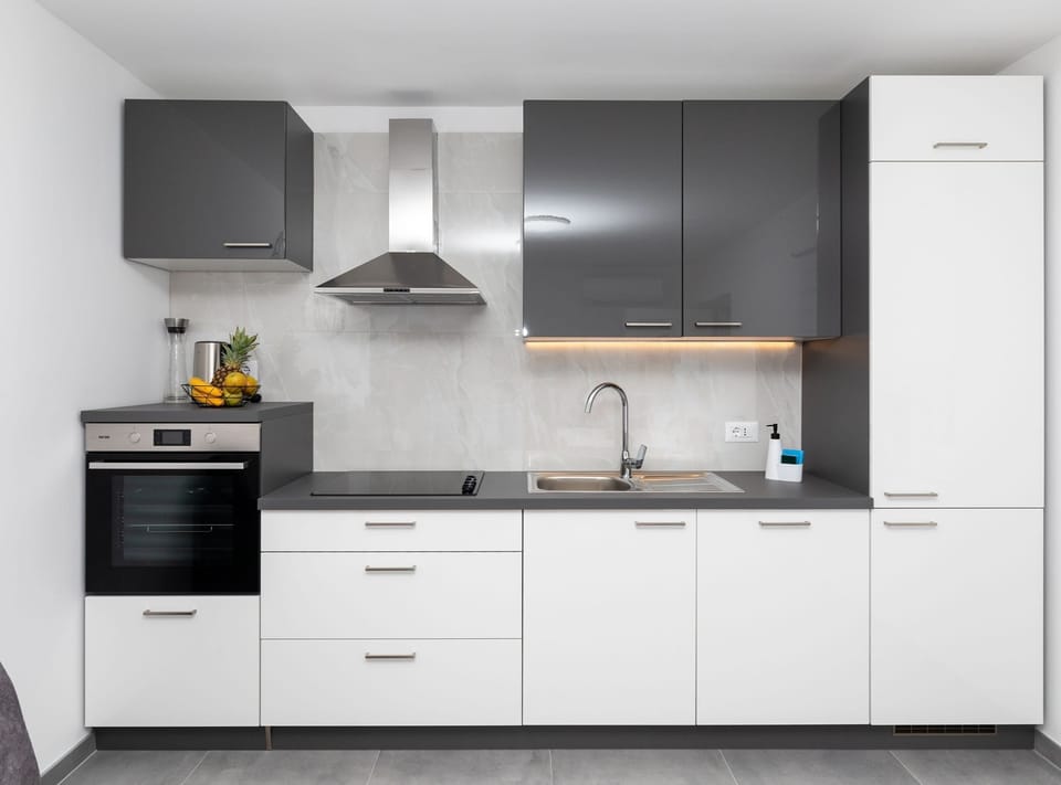 Apartment (Three Bedroom Apartment Kurte with Ga) | Private kitchen | Fridge