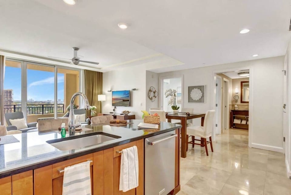 Spacious full kitchen with updated appliances 