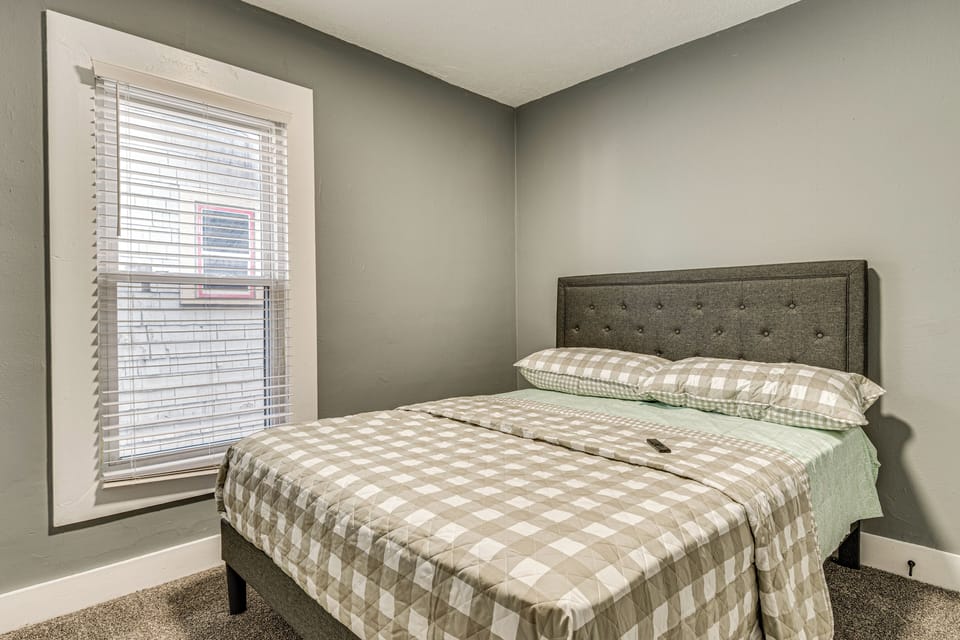 Bedroom 2 | Queen Bed | 2nd Floor