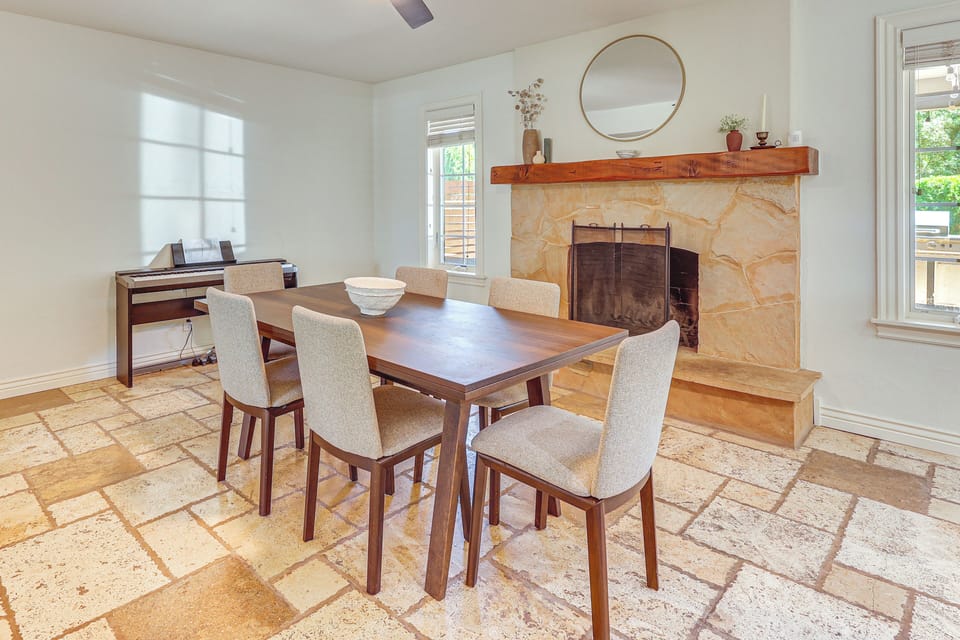 Dining Area | Electric Piano