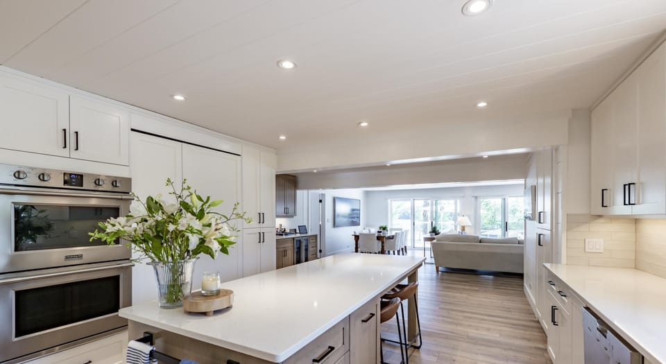 Kitchen &amp; Bar Seating (2)